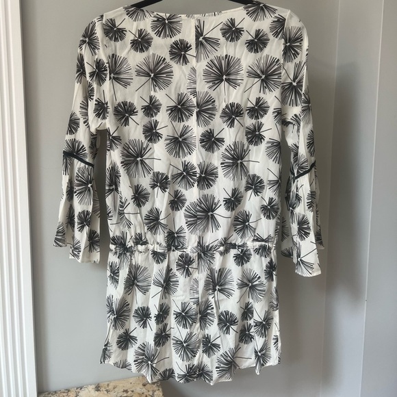 Alice + Olivia Monochrome Dandelion Print Blouse 95% Silk - Picture 5 of 5
